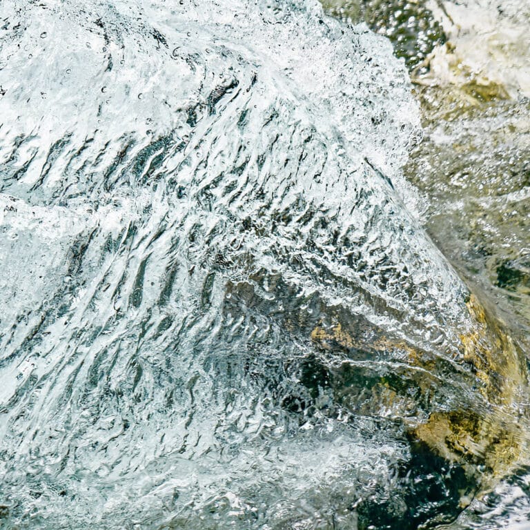 structures in water looking like a galloping horse