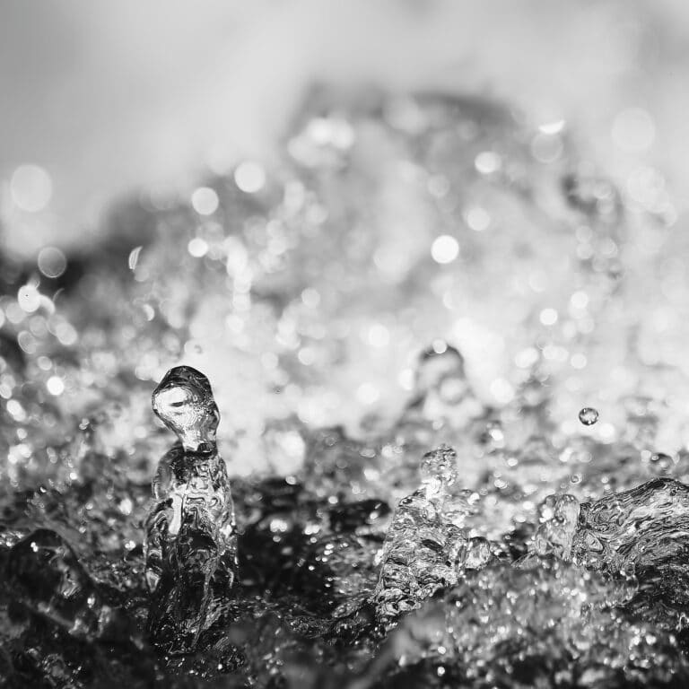 Heading for Venus: fine art photography of splashing water drops