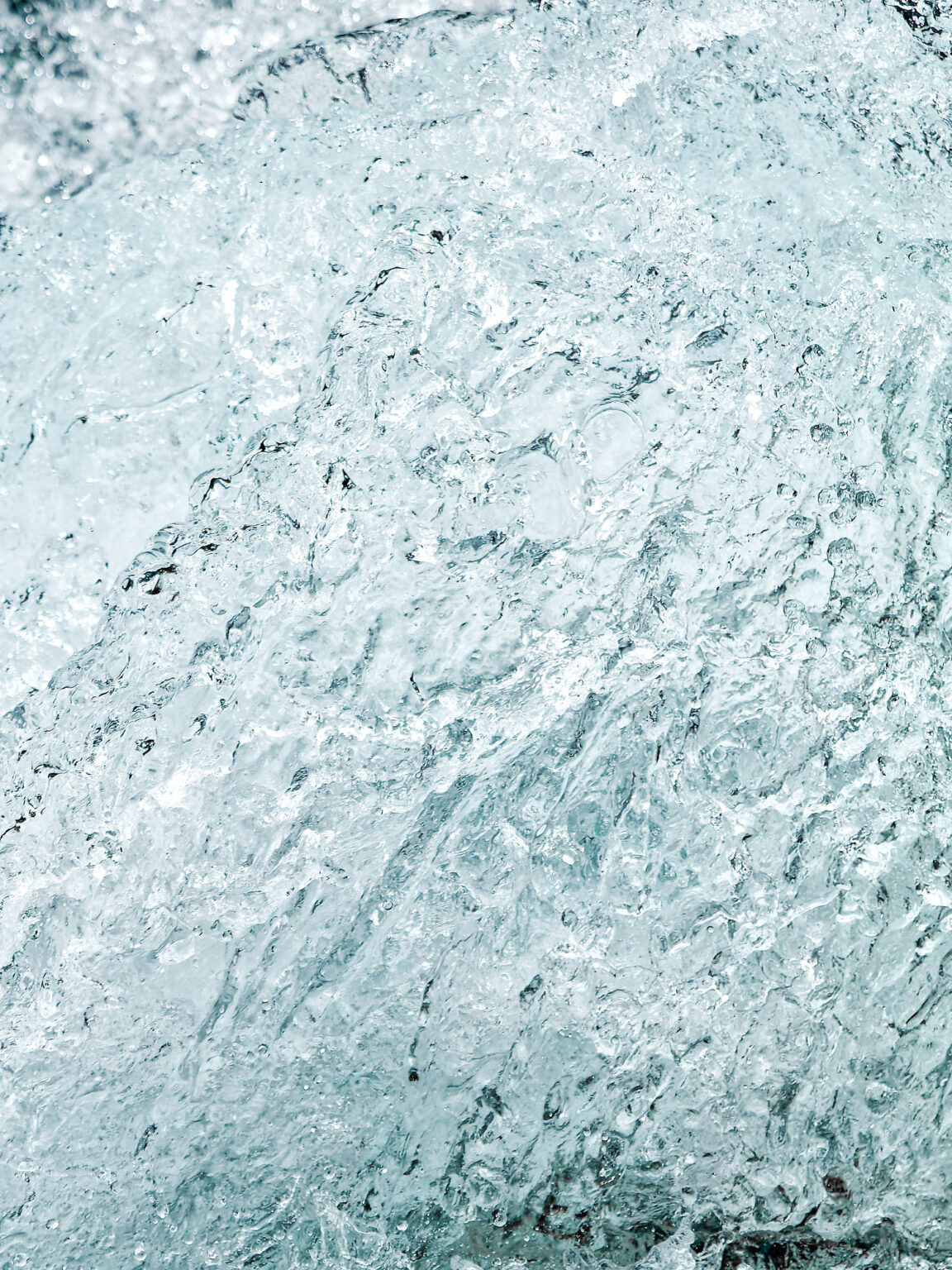 structures in water looking like hoofs prints